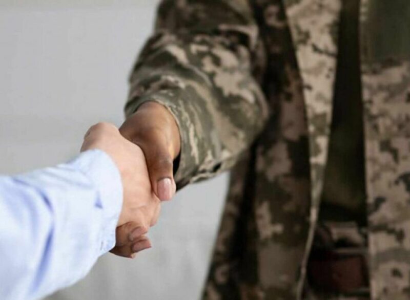 Особливості комунікації після війни – як ветеранам і цивільним знаходити спільну мову